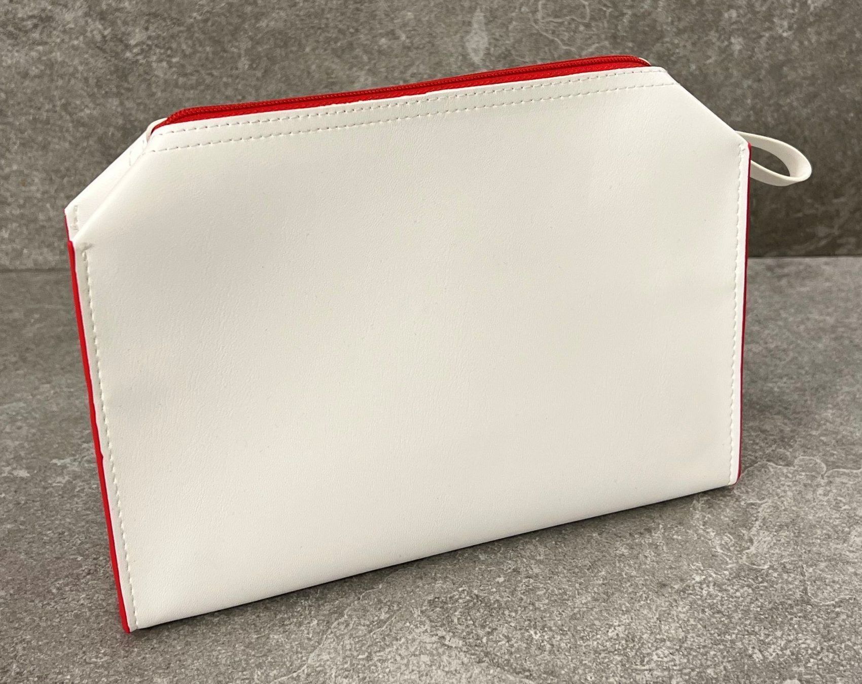 Chanel Custodie per cosmetici: Shiseido Necessaire in weiss-rot ... – Nuovo e nell'imballaggio originale da Klosters venduto da ClodiKL 1