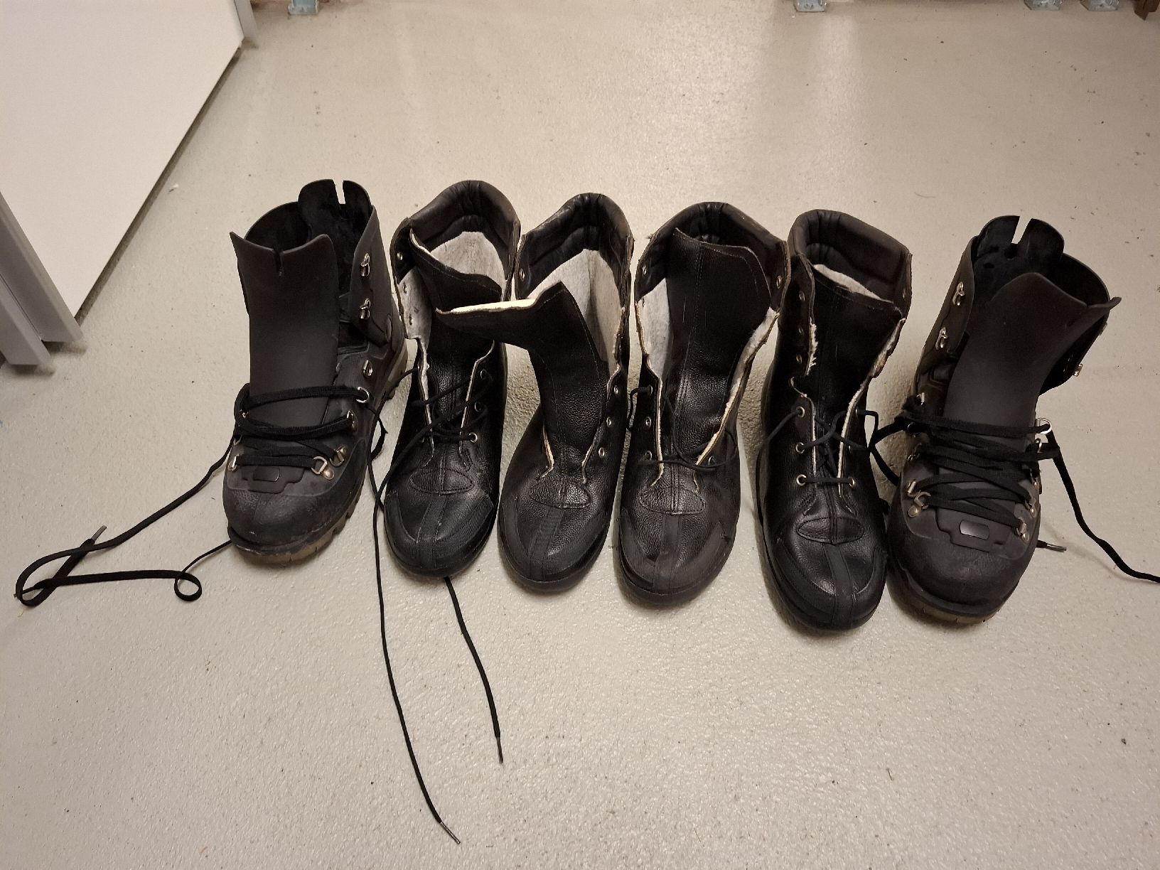 Raichle Scarpe da uomo: Armeeschalenschuhe Raichle  – Usato da Chur venduto da ilesab27 2
