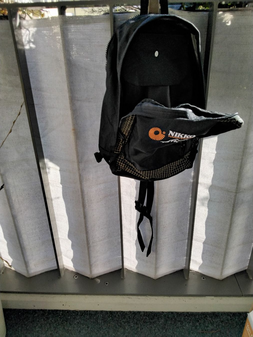 Zaini: KLEINER RUCKSACK SCHWARZ – Usato da Biel/Bienne venduto da dasi3 2