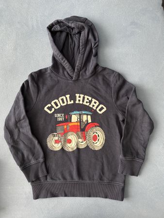 Pullover / Hoodie Gr. 134