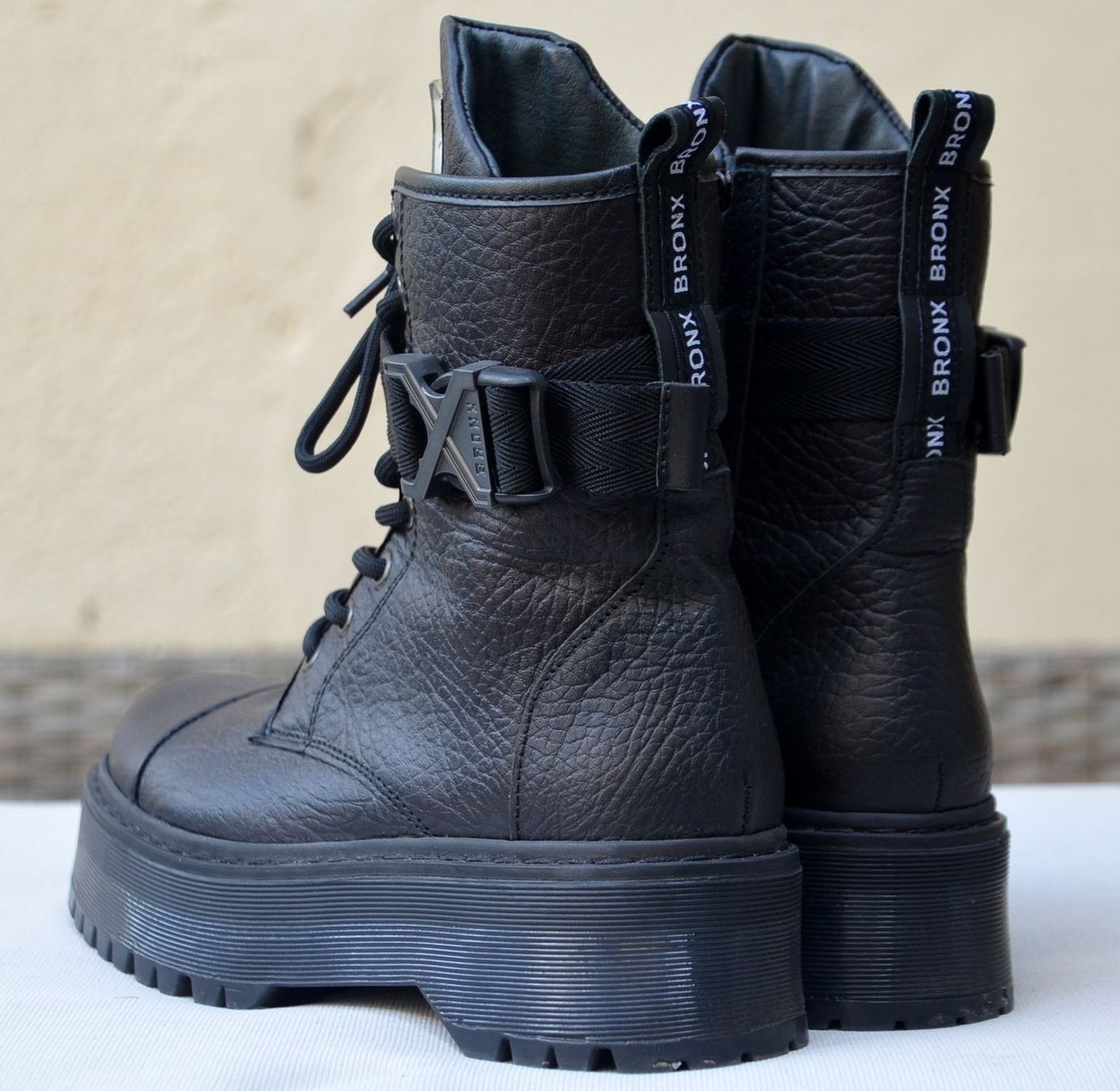 Scarpe da donna: Boots Bronx bottes .37 – Usato da Collonges venduto da arashee 6