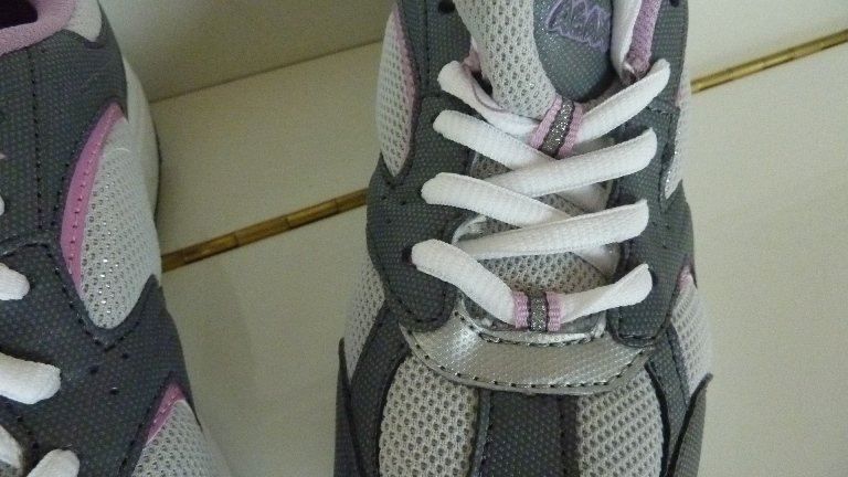 Scarpe per ragazze: Schicke Turnschuhe Freizeitschuhe Gr. 32 – Nuovo e nell'imballaggio originale da Melchnau venduto da BarbaraD01 2