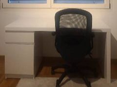 Scrivanie: bureau en bois avec chaise – Usato da Fribourg venduto da chi_c2by 4