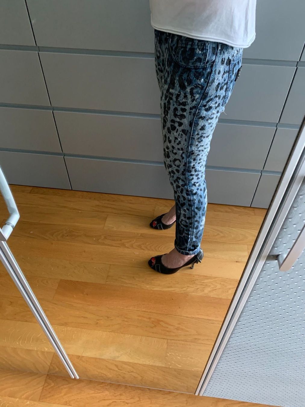Dolce & Gabbana Jeans: Luxus: Dolce & Gabbana blaue Leo Jeans – Gebraucht aus Kreuzlingen von shopaholicatheart_3 4