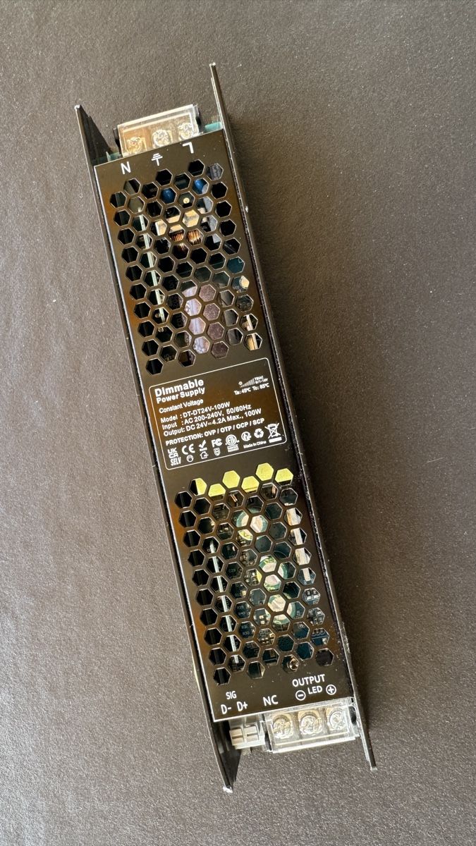 Componenti elettronici: LED Netzteil Neu 24 V / 100 W / Dimmbar – Nuovo (secondo la descrizione) da Fraubrunnen venduto da Agerry