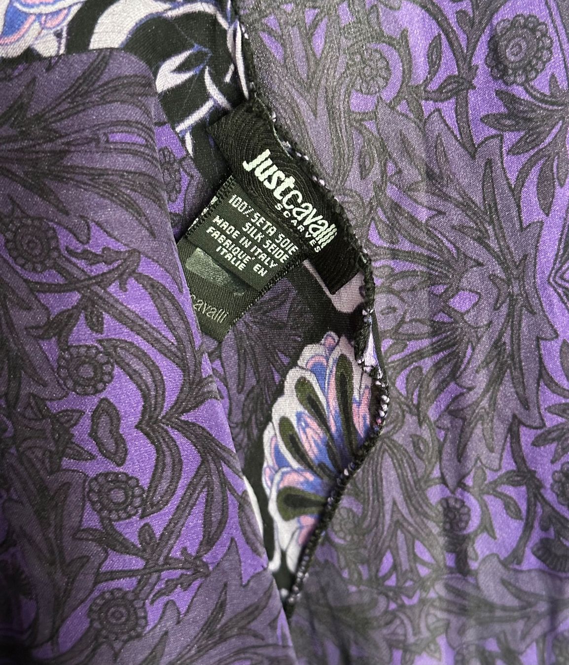 Roberto Cavalli Foulard & Sciarpe: Seidenschal Just Cavalli – Usato da Zürich venduto da kuz_9ghl 2