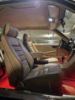 Mercedes SEC - Fahrer. und Beifahrersitz in Dattel mit Arml.