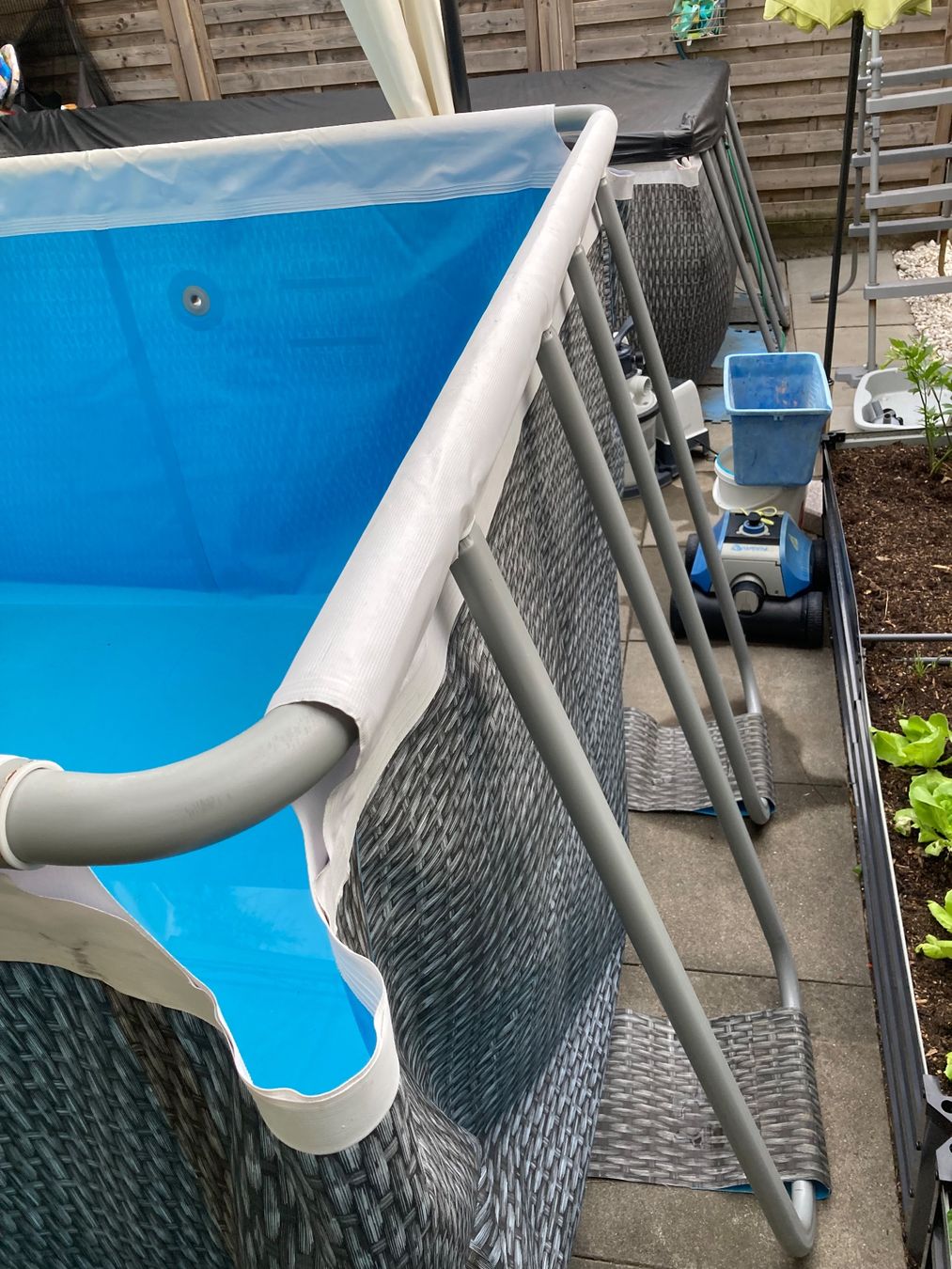 Bestway Piscine: Bestway Pool 288x244x122 – Usato da Hasle b. Burgdorf venduto da paedu_