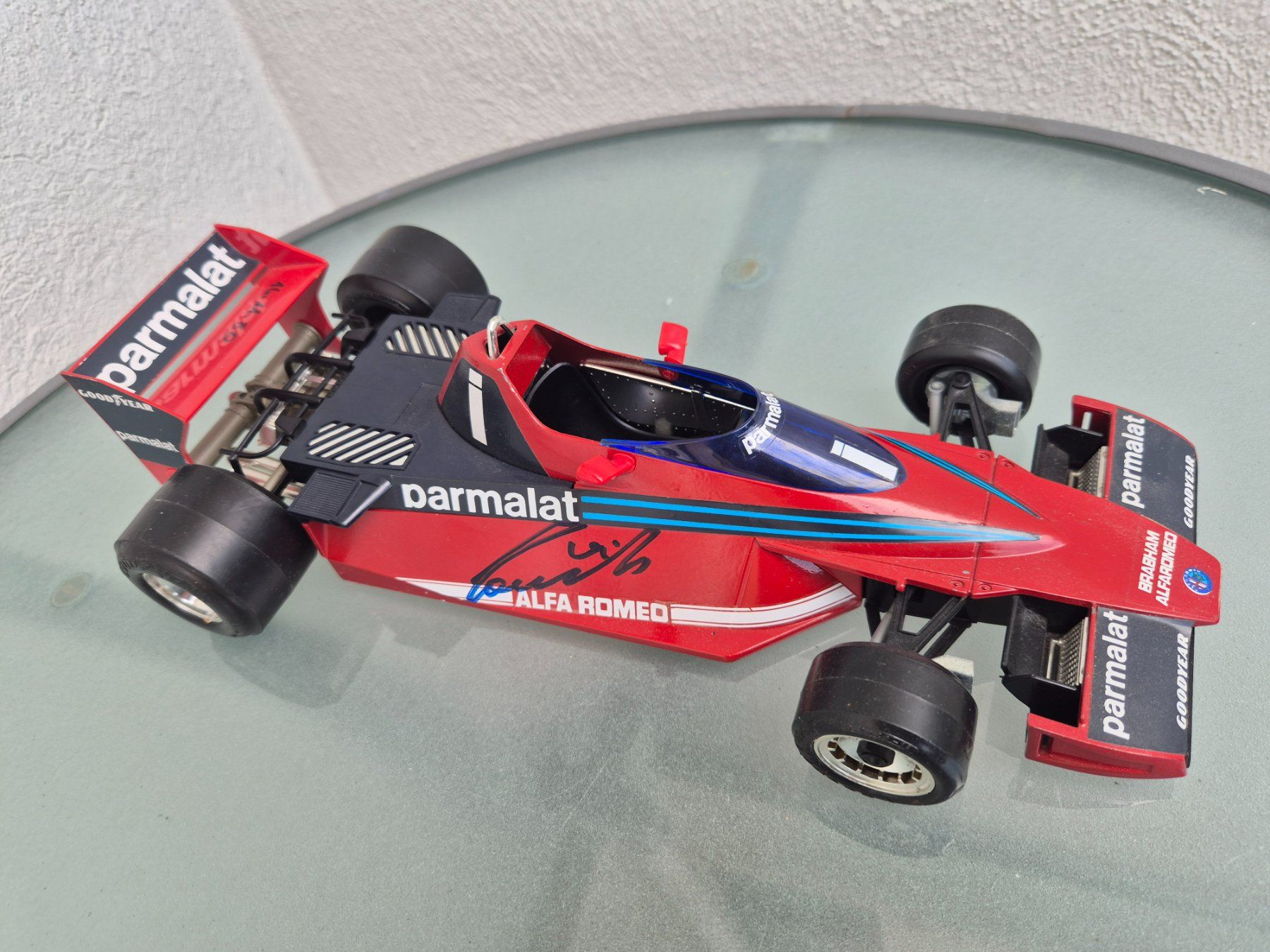 Alfa Romeo Modellautos: Brabham Alfa BT46 N.Lauda mit Autogramme. 1:16. – Gebraucht aus Oberbuchsiten von laffite54 7
