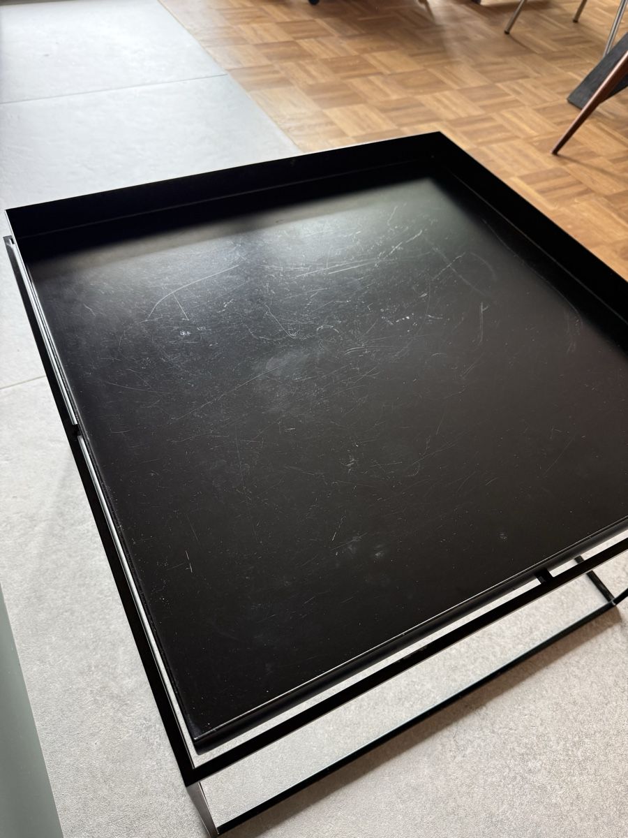 Tavoli: Original HAY Tray Table black - 60 x 60cm – Usato da Zürich venduto da Celineoberle 2
