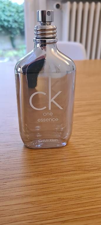Profumi & Eau de Toilette: ck one essence Parfüm 100ml  – Usato da Zürich venduto da JennH