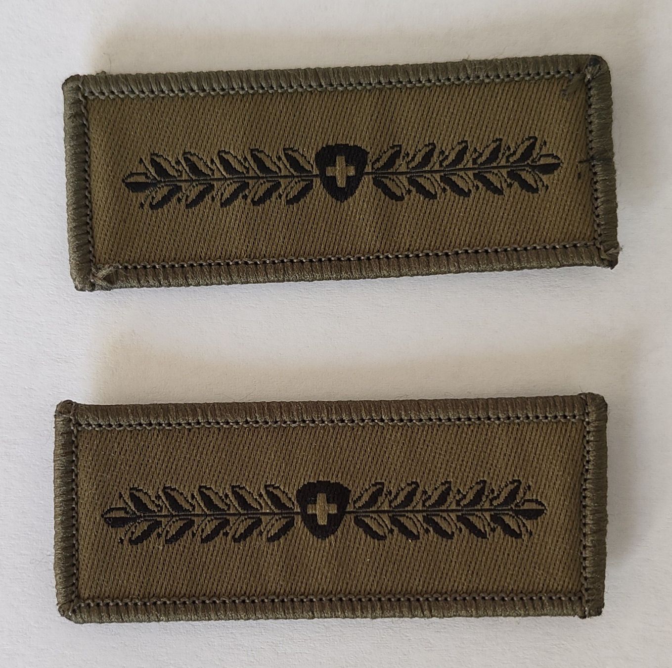 Schweizer Armee Placchette & Badge: 2 Milizabzeichen – Usato da Biberist venduto da Slick