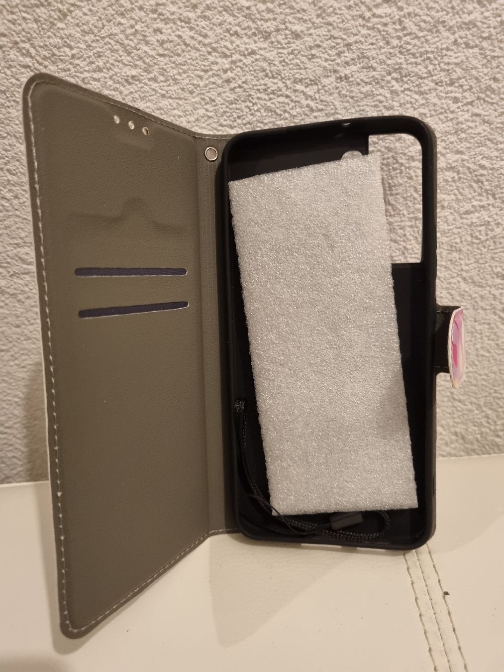 Cover & Protezioni schermo: Coque Samsung Galaxy S22 Pro/Plus - Étui à feuilles – Nuovo e nell'imballaggio originale da Courtepin venduto da marco_polo_xiii 1