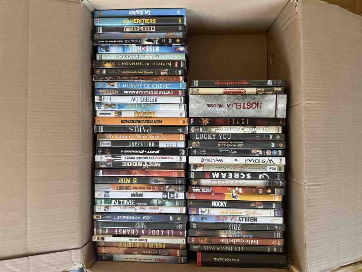 Tutti i DVDs: Lot de 58 DVD divers, format EU, état acceptable – Usato da Zürich venduto da Butpiquant