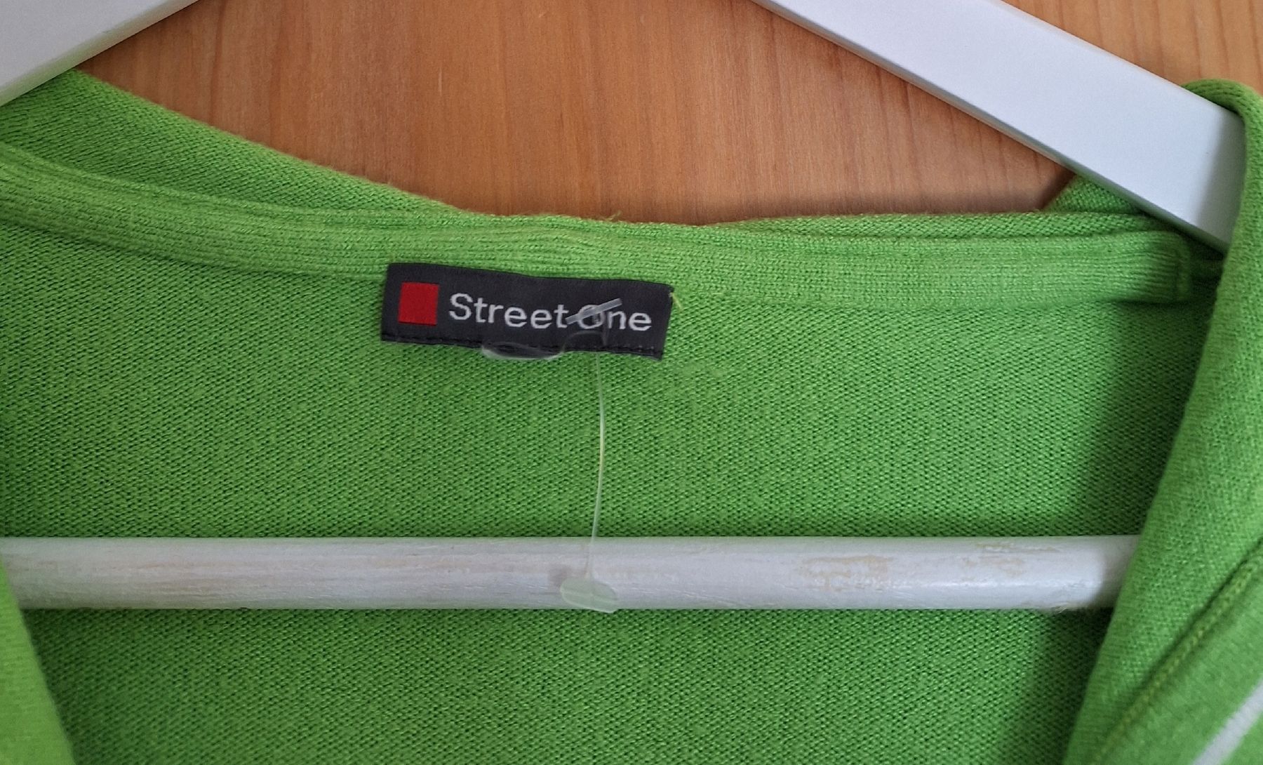 Vestes: Strickjacke – D'occasion à schluein par ciara011 2