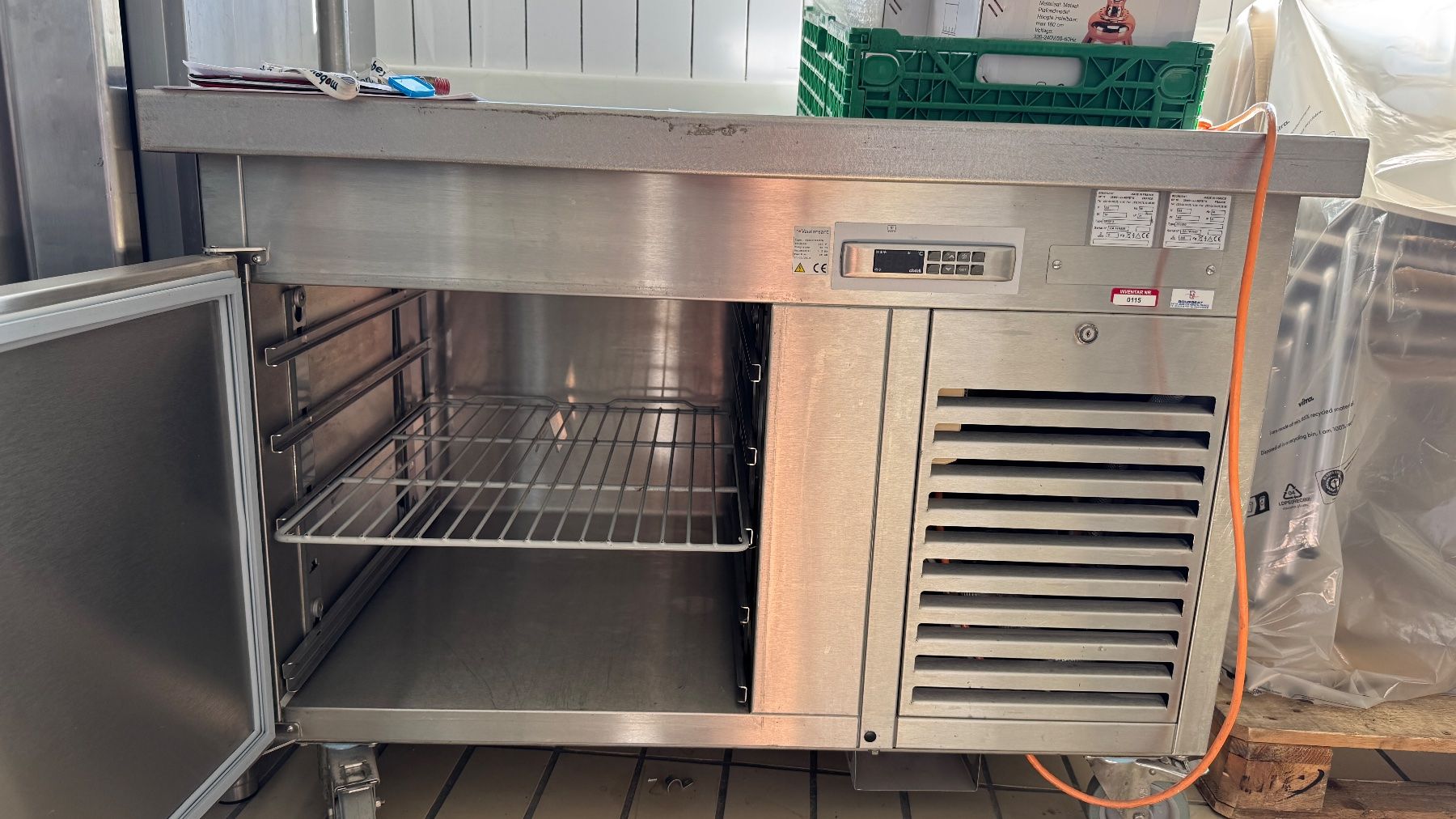 Frigoriferi: Gastro Kühlbuffet auf Rollen – Usato da Zürich venduto da Freddyboy 1