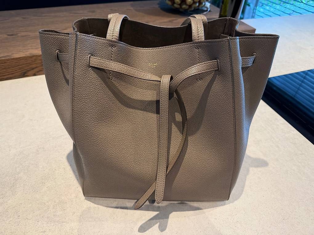 Borse da donna: Celine Cabas Phantome Small Taupe – Usato da Liestal venduto da lo.di