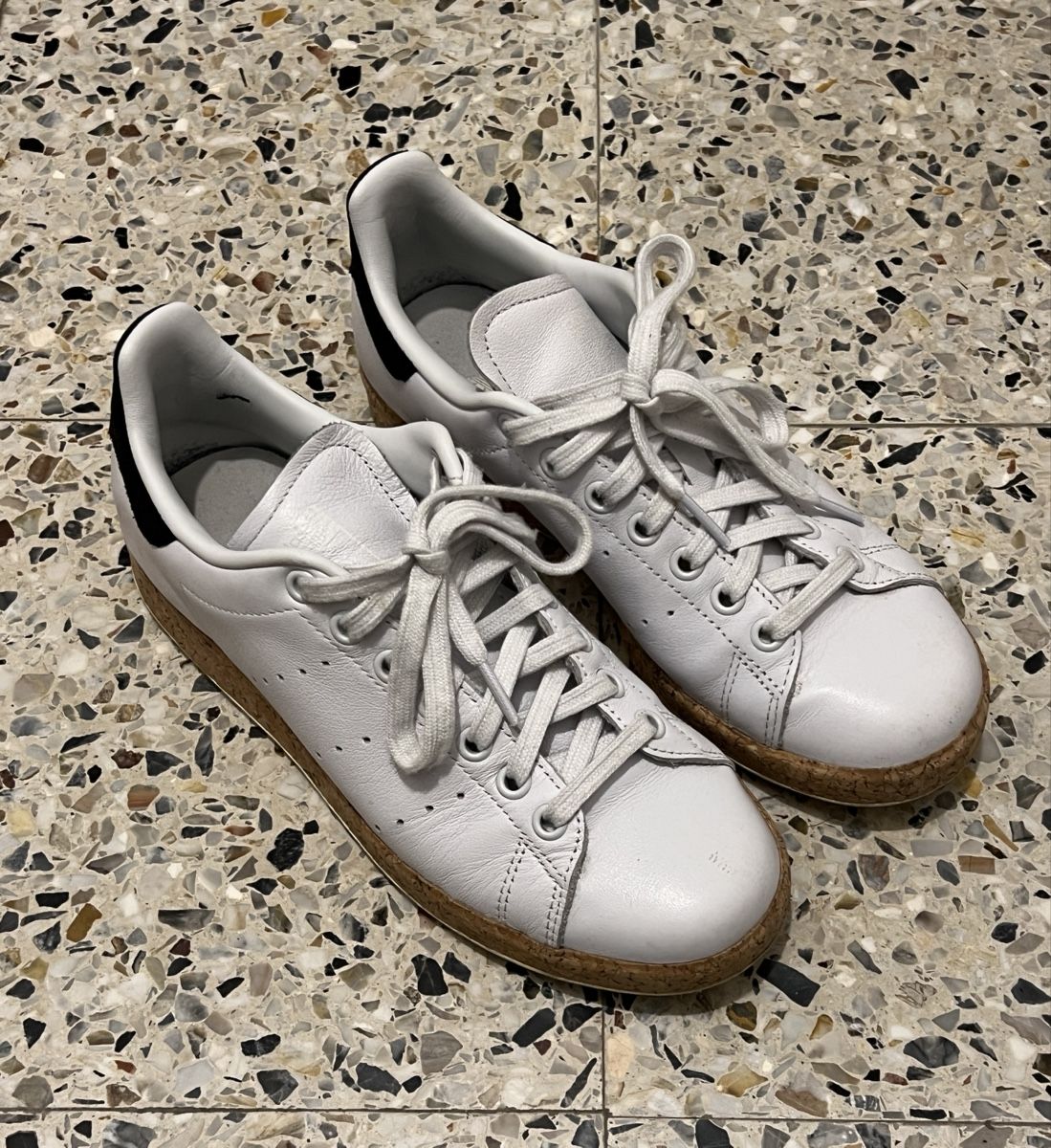 Adidas Herrenschuhe: Adidas Stan Smith semelle liège taille 38 – Gebraucht aus Granges (Veveyse) von Hey-ya