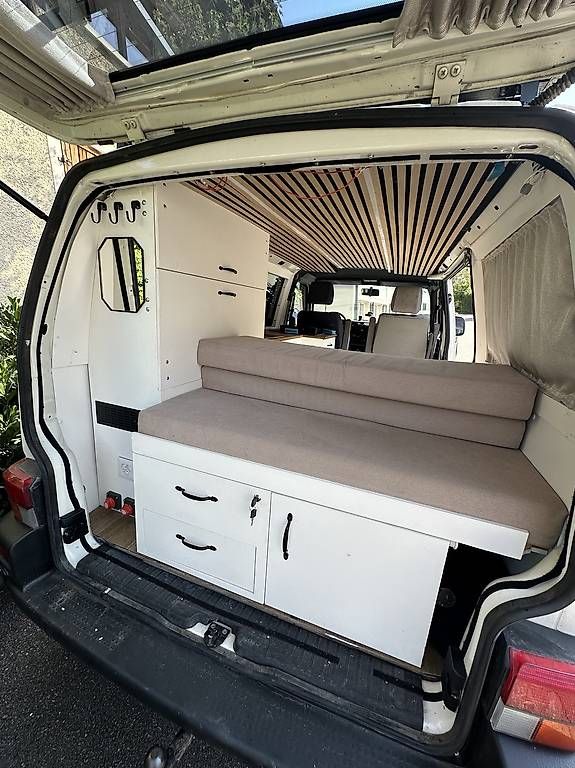 Veicoli da campeggio: VW T4 Camper Ausbau – Usato da Sissach venduto da Sebbii 1