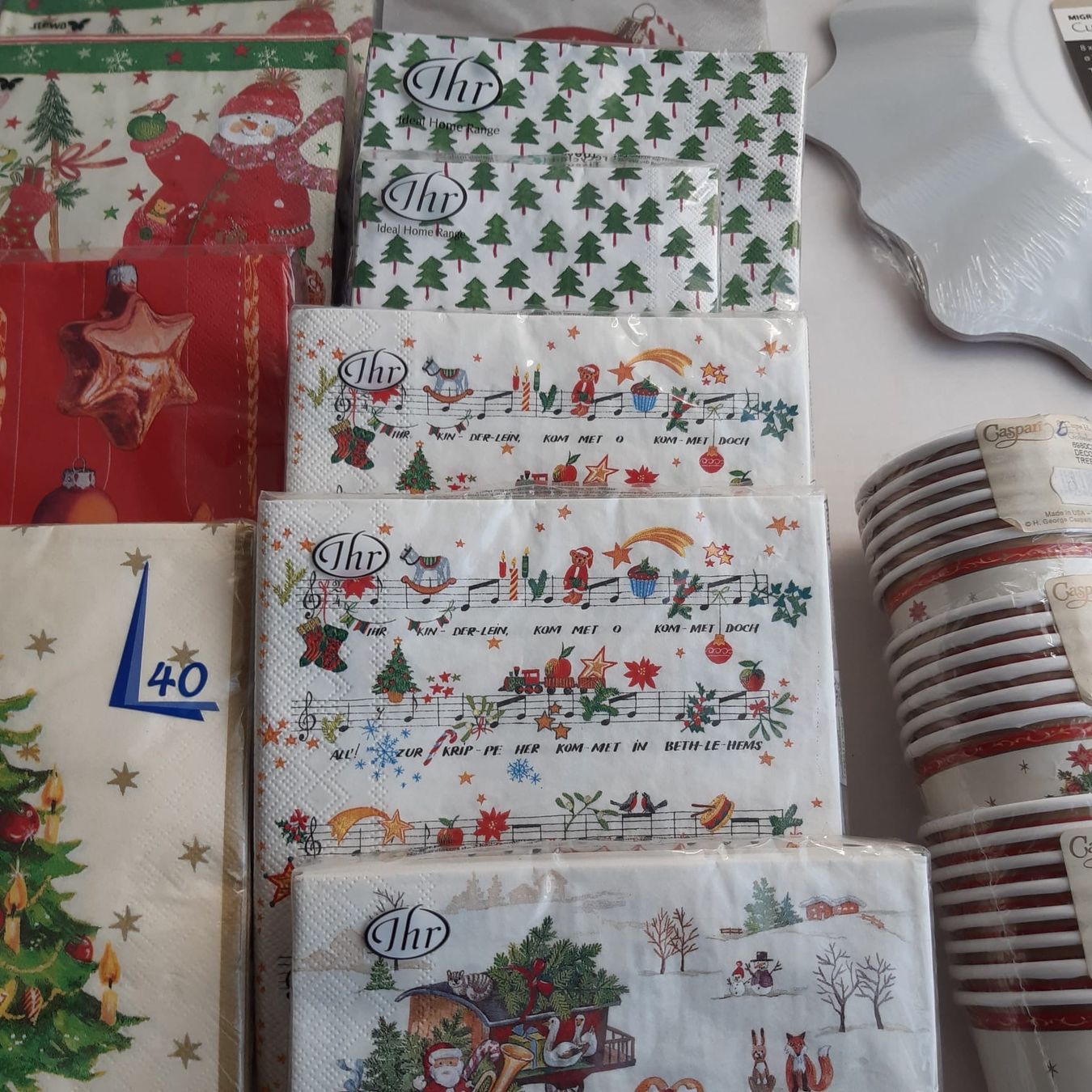 Servietten: Festliche Weihnachts-Servietten Set, Teller, Becher – Neu und originalverpackt aus Luzern von Sontru 3
