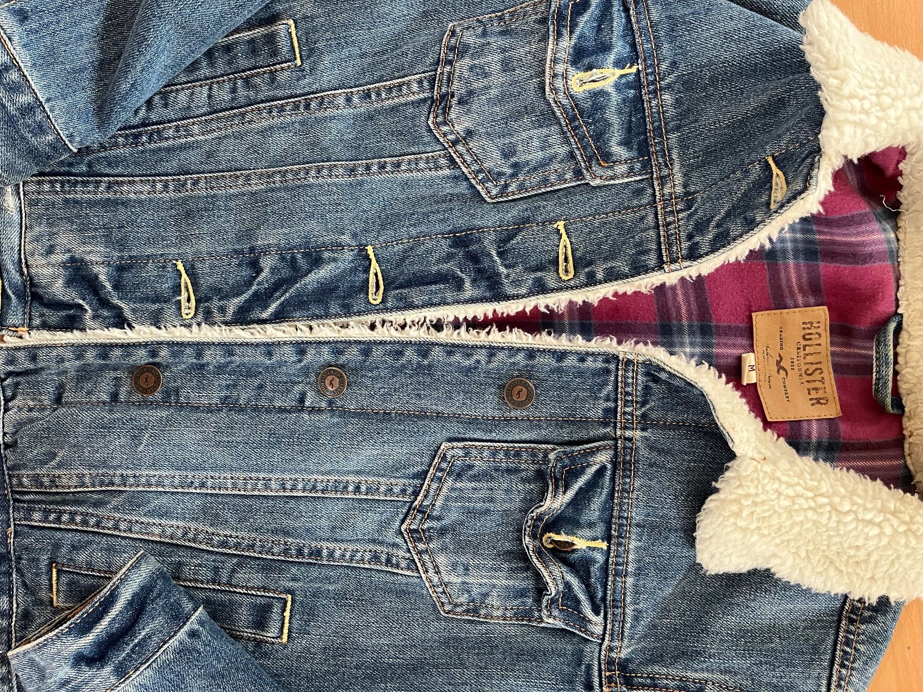 Hollister Jacken: Trucker Jeansjacke Hollister – Gebraucht aus Riet (Neftenbach) von kim_gfw6 2