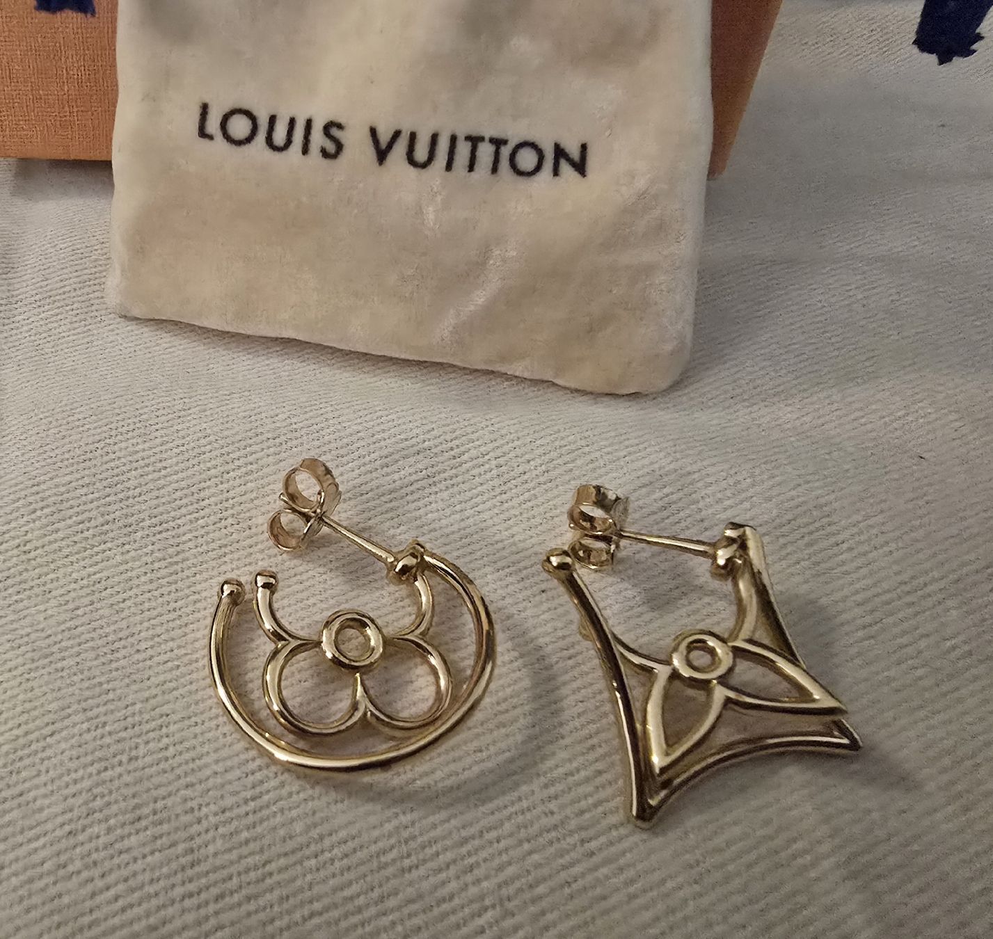 Louis Vuitton Orecchini pendenti & Orecchini a lobo: Louis Vuitton Ohrringe – Nuovo (secondo la descrizione) da Gattikon venduto da lavric_d