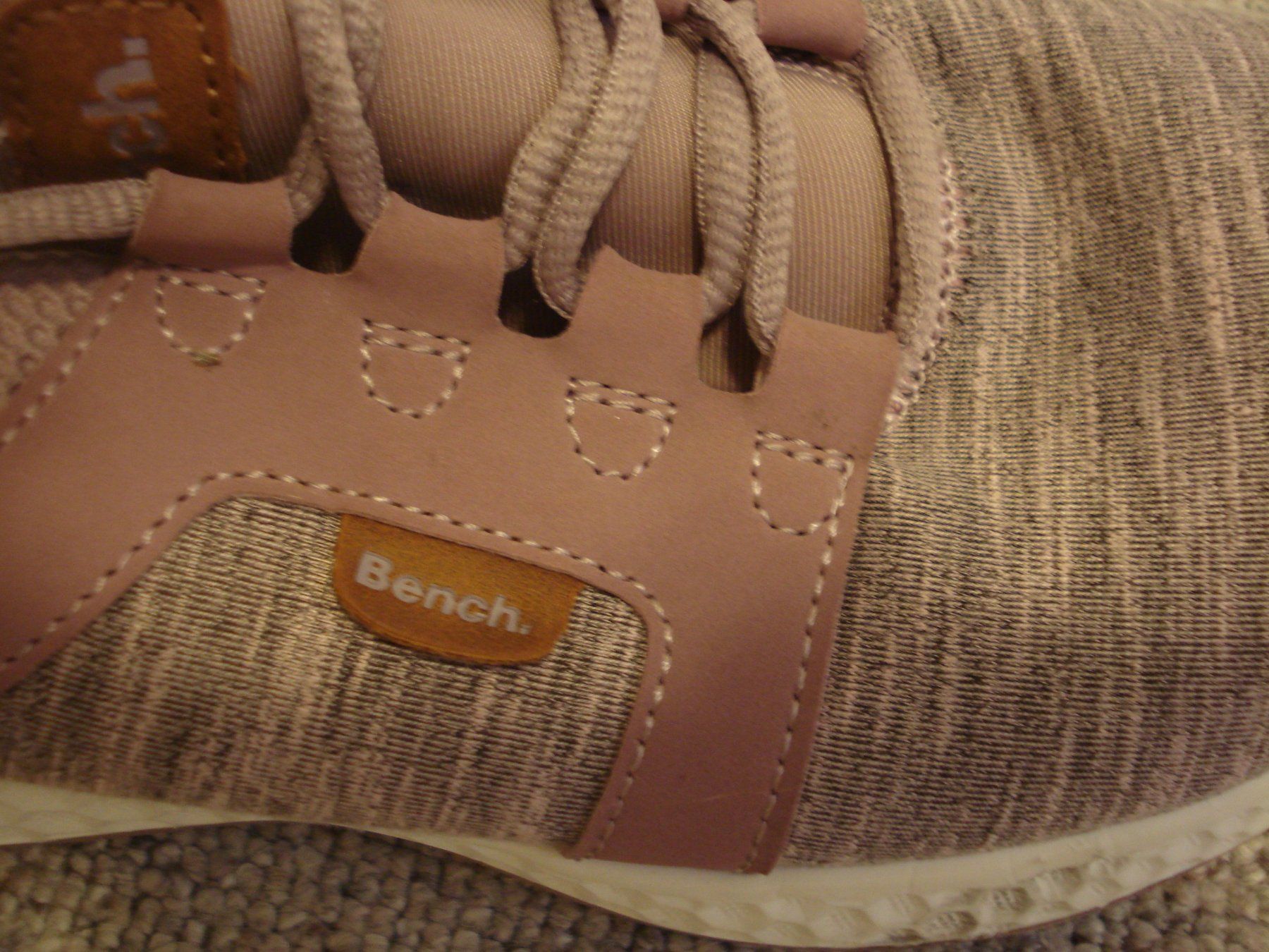 Bench Scarpe da donna: schöner Turnschuh v. Bench Gr. 39 – Usato da Au SG venduto da beanpasa 1