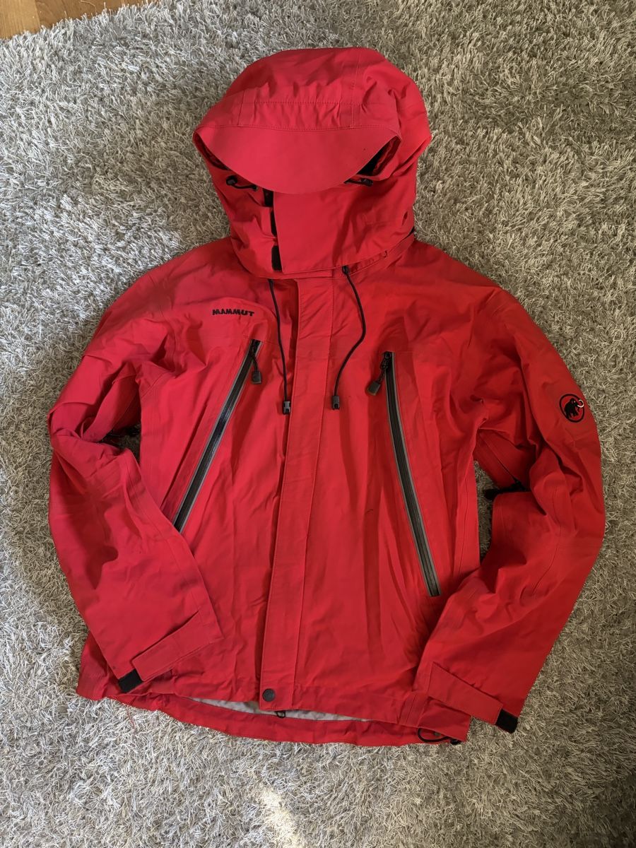 Mammut Vestes: Mammut Jacket red size X-SMALL – D'occasion à Brislach par edu_t6pq