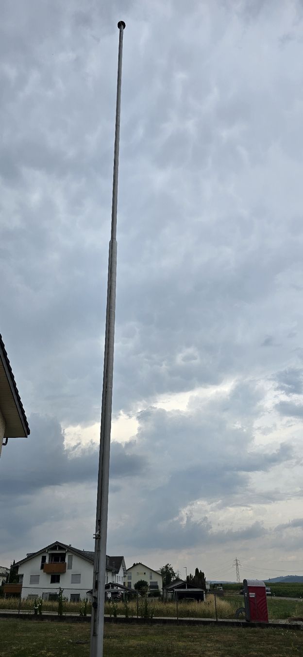 Drapeaux: Fahnenmast Aluminium Höhe ca. 10 Meter  – D'occasion à Waltenschwil par riggeli61