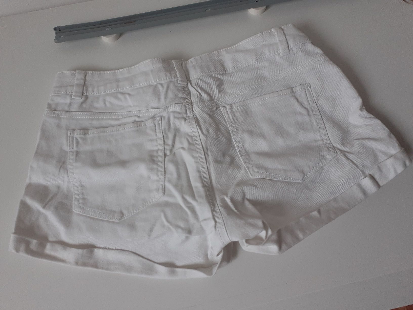 H&M Hosen: 2-pack H&M short – Gebraucht aus Basel von n23_j8jr 2