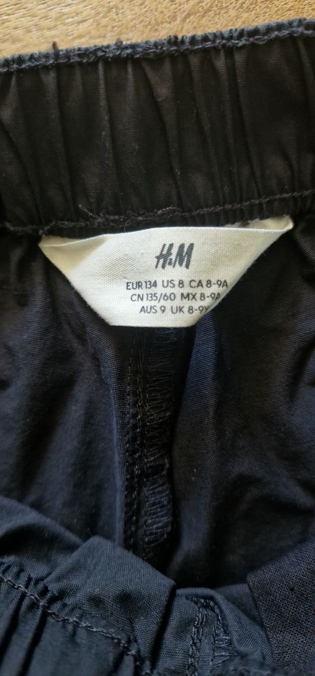 H&M Pantaloni: Neu H&M Wanderhose 134 – Usato da Emmenbrücke venduto da Nadmorebiti 1
