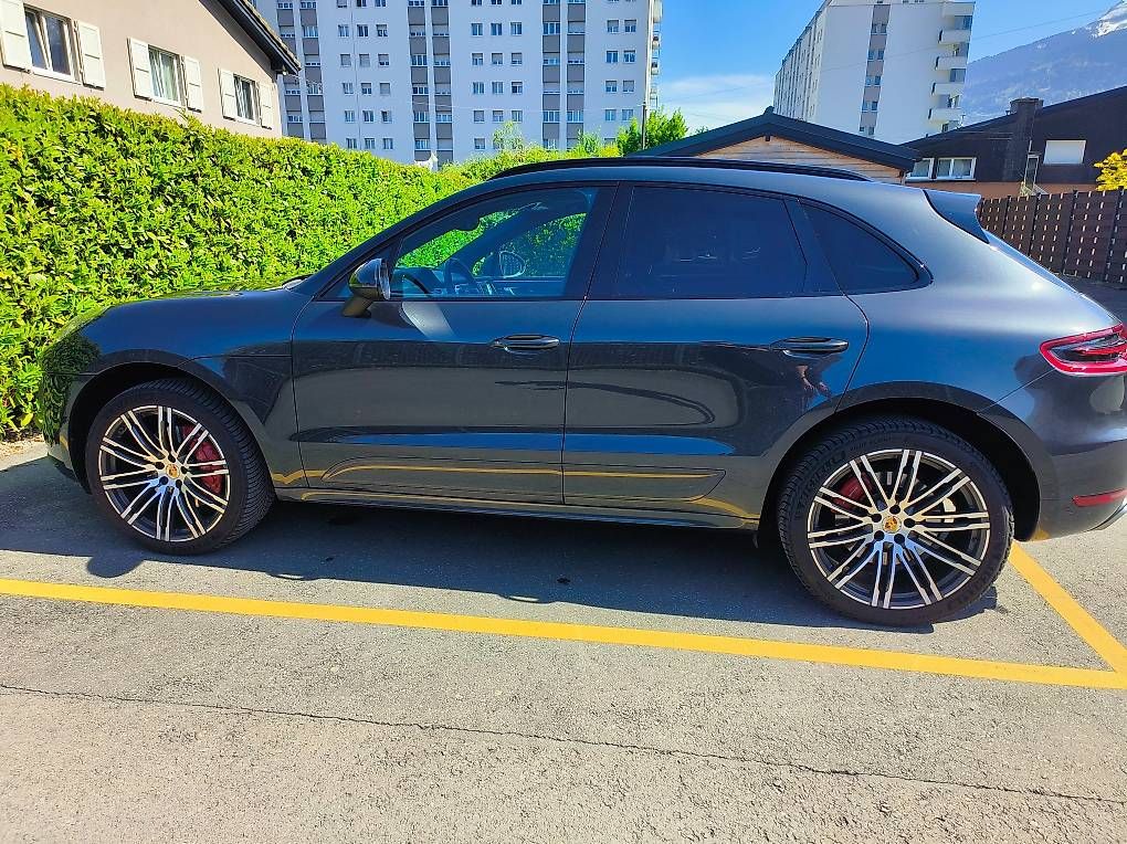 Automobili: Porsche Macan Turbo 3.6 400CV – Usato da Collombey venduto da Carlos-Gomes 1