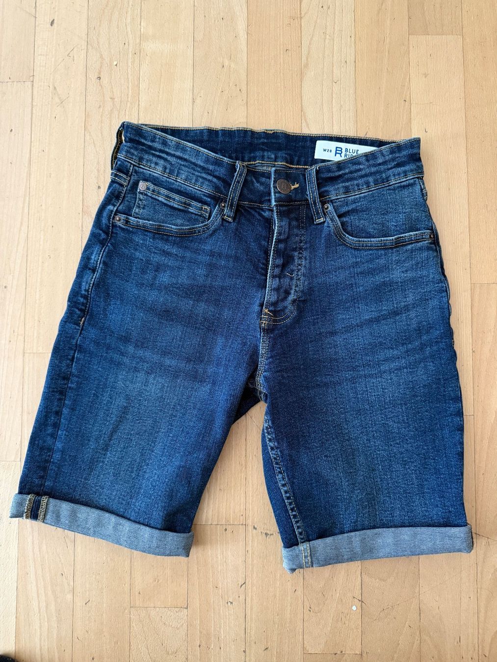We Hosen: Jeans Hose Jugendlicher – Gebraucht aus Wetzikon ZH von DJ-Pipo-Music