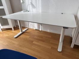 Höhenverstellbarer Schreibtisch in Weiss – Ergonomisch, mode