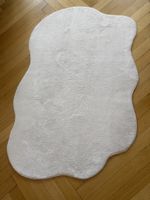 Tapis blanc crème ultra doux 80 × 120 cm – forme organique