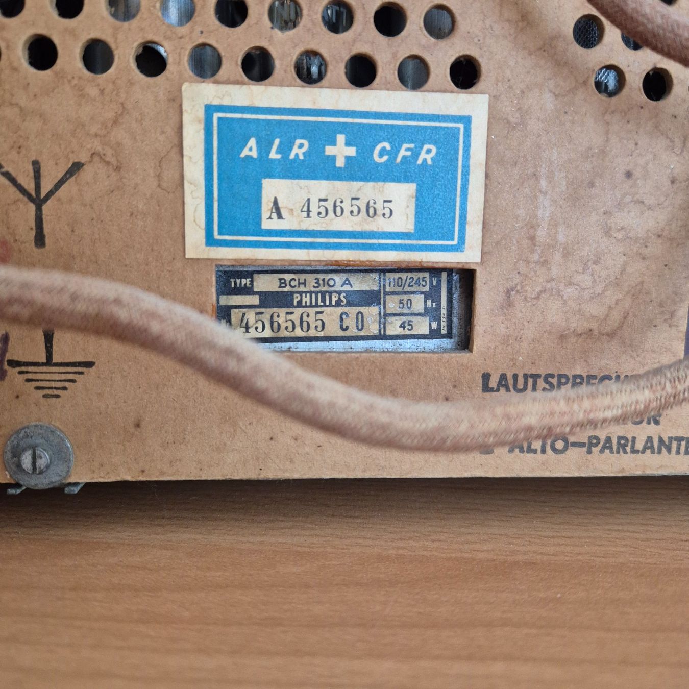 Philips Radio: Radio Philips Bakelit – Usato da Koblenz venduto da WSBS_4067 5