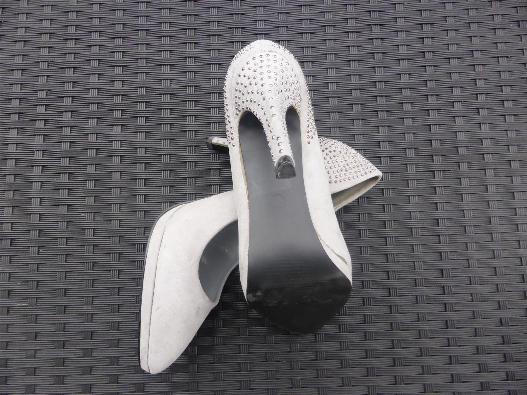 Scarpe da donna: High Heels / Pumps, grau, Gr.38 – Usato da Schübelbach venduto da Dolly990_2 2