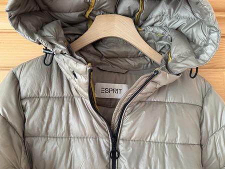 Esprit Jacke mit Kapuze Damen Gr.M - 100% recycelt, PFC-Free