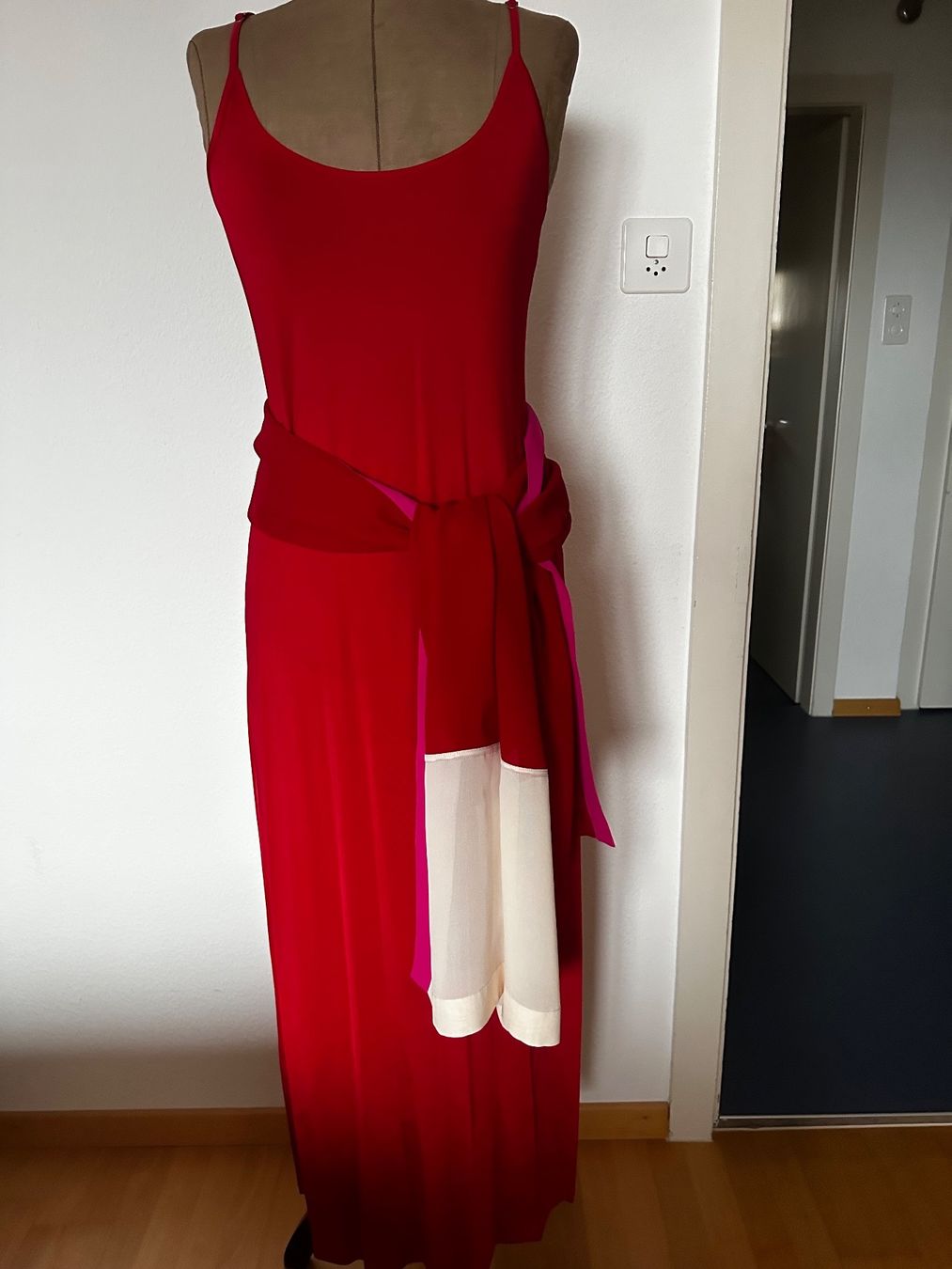 Kleider: Maxikleid mit Schal von Turnover – Gebraucht aus Niederteufen von nana65
