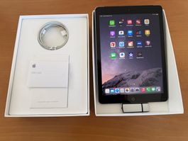 Apple iPad 5th Generation WI-Fi Cellular 128 GB Space Gray