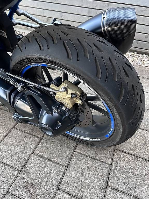 Strada: BMW R 1200 R / LC – Usato da Nesslau venduto da Gamslu 3