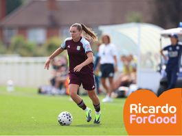 Von der Frauen-Nati signierter Fussball