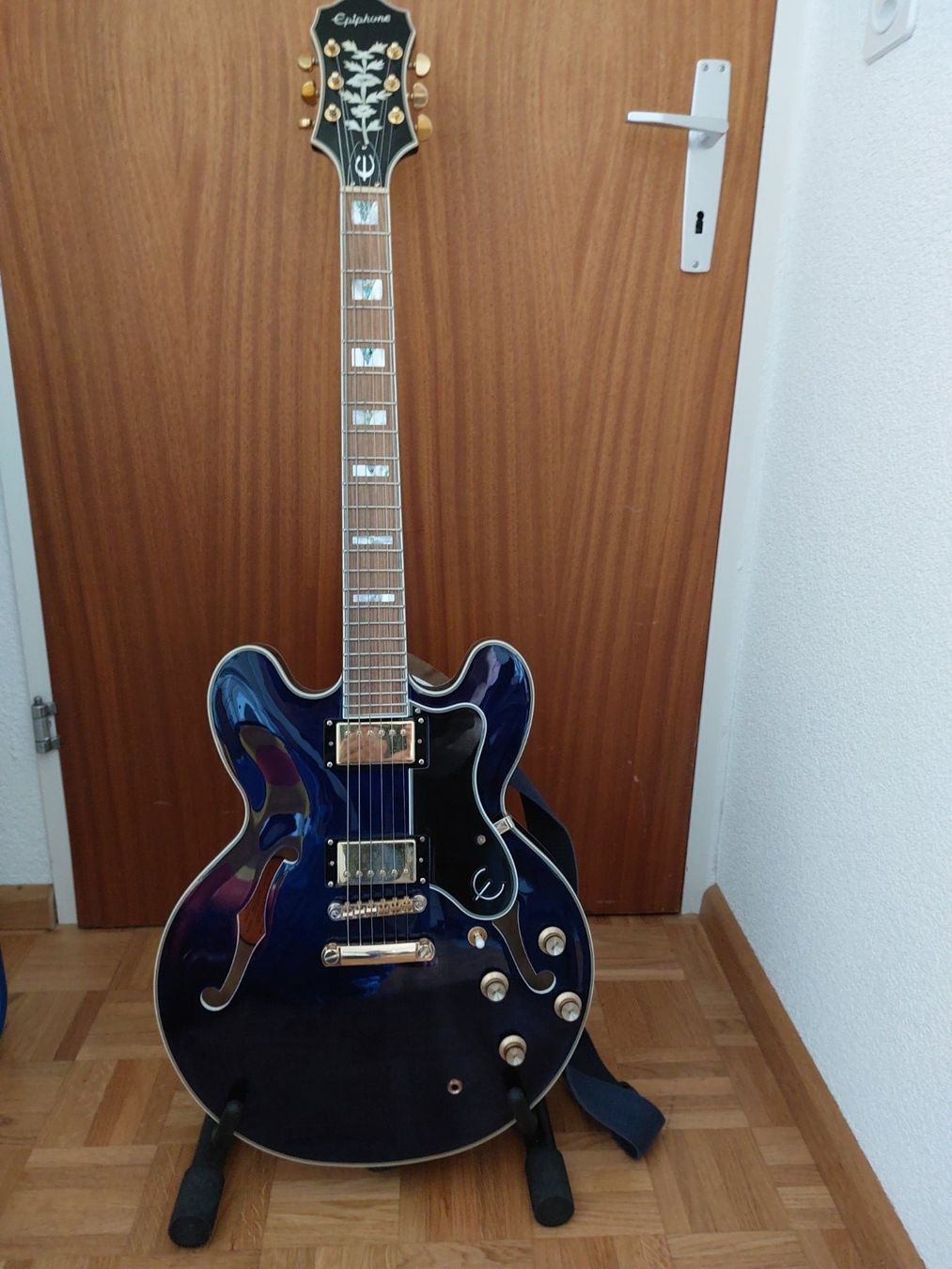Epiphone Strumenti musicali: Epiphone Sheraton 11 Pro E-Gitarre – Nuovo (secondo la descrizione) da Arlesheim venduto da wiesengruen