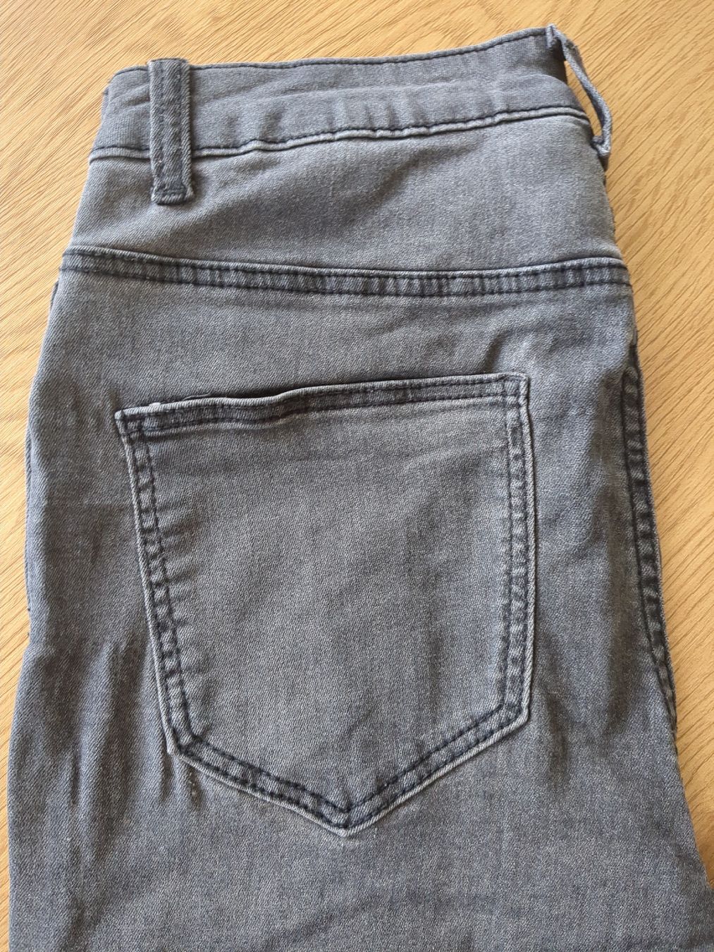 Jeans: Jeans Grösse 28/34 – Usato da St. Gallen venduto da tj19 1