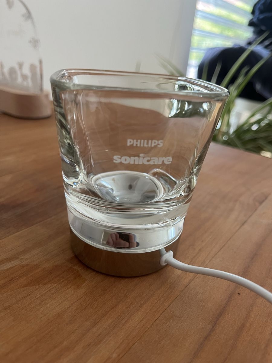 Philips Ladegeräte: Philips sonicare Ladestation – Gebraucht aus Flamatt von Ruebliherbscht5