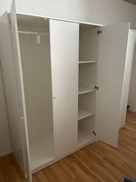 Kleiderschrank mit 2 Türen, und Kleiderschrank mit 3 Türen