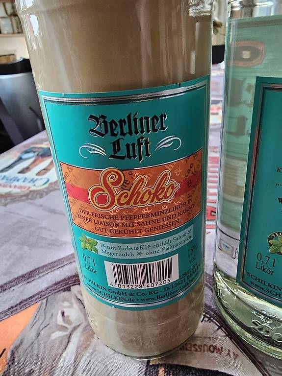 Spiritueux: 1 Flasche BERLINER LUFT Pfefferminz Likör Schoko – D'occasion à Binningen par Oberpfeiffe 2