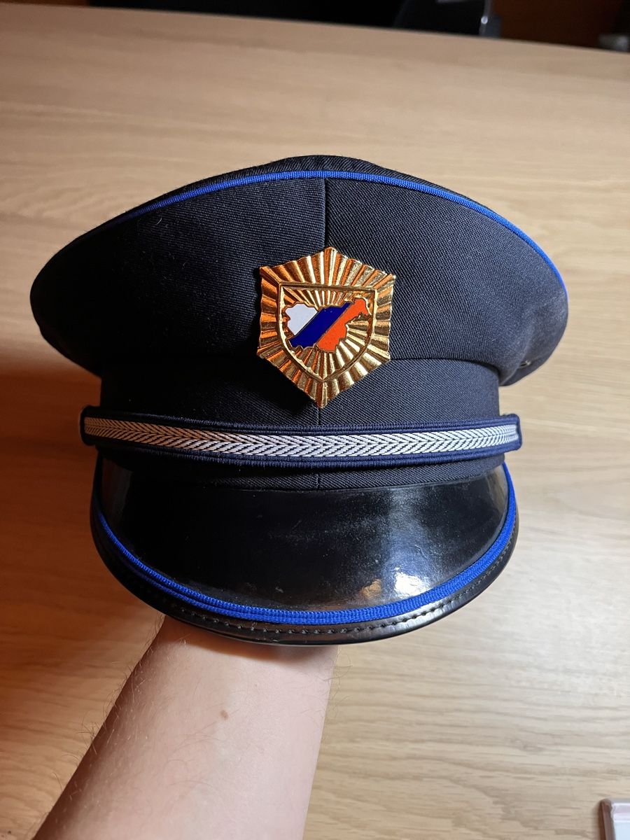 Uniformen: Polizei Uniform Hut Slowenien Police – Gebraucht aus Maienfeld von DivicoHelveticus
