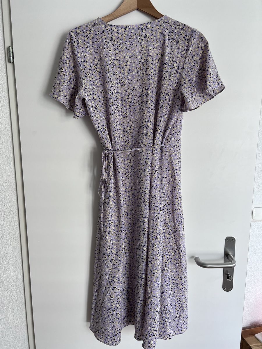 Vila Vestiti: Wickelkleid – Nuovo (secondo la descrizione) da Muri AG venduto da sin_56. 1