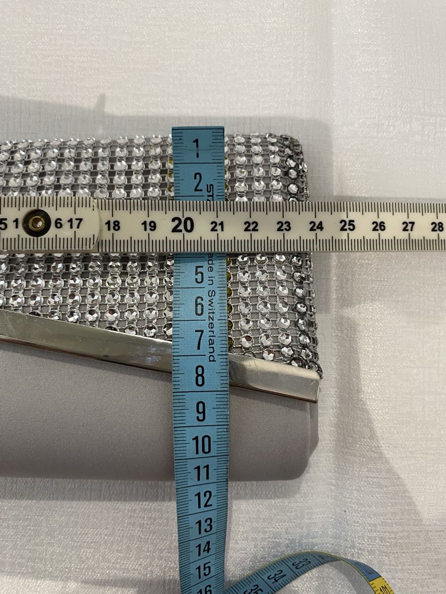 Taschen für Damen: Clutch silberfarben mit Strass-Optik – Gebraucht aus Hausen AG von corinne_g 2